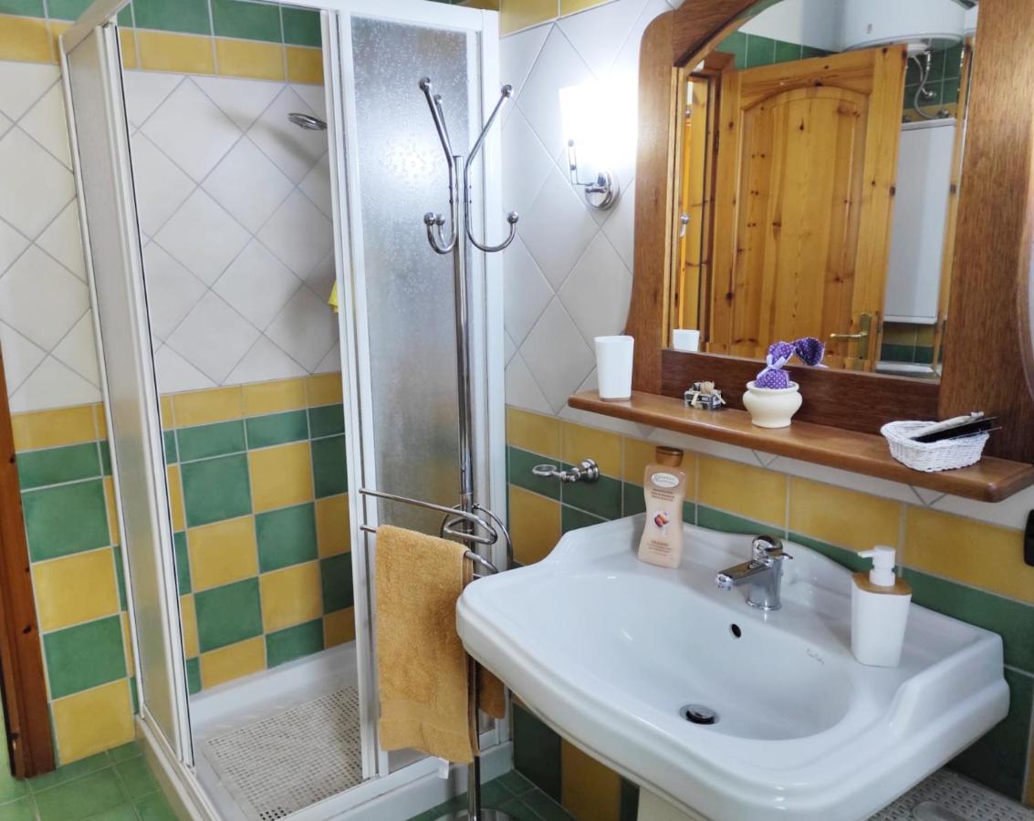 Casa Lupino Apartment Орозеи Екстериор снимка